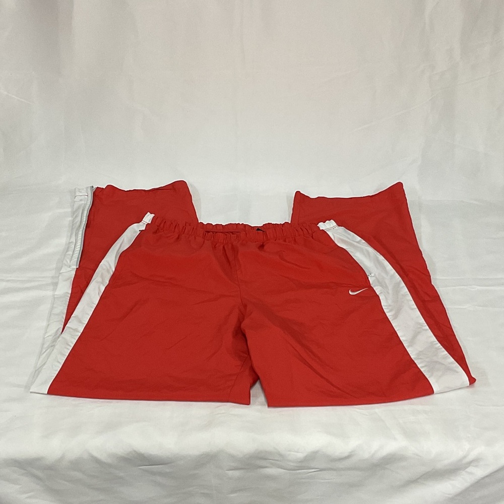 EUC Woman’s Nike wind breaker pants